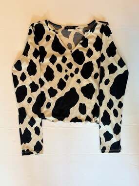 Ruby & Lace Cow Print Long Sleeve Lettuce Edge Top Size M